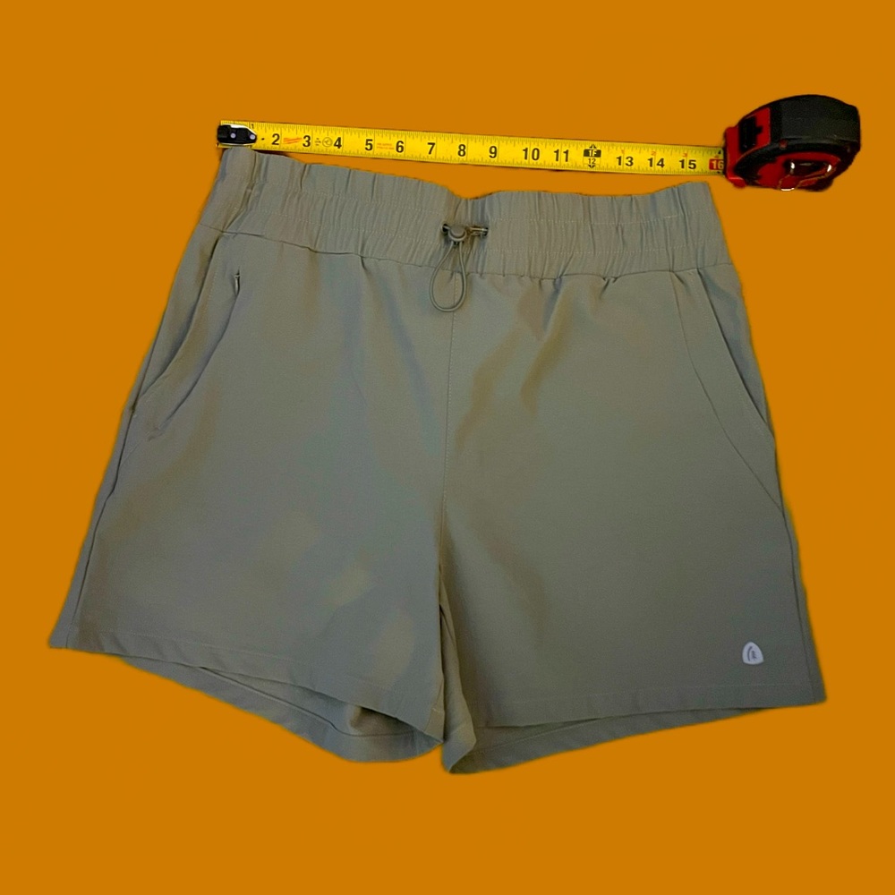 *new*SierraDesignWomenShorts